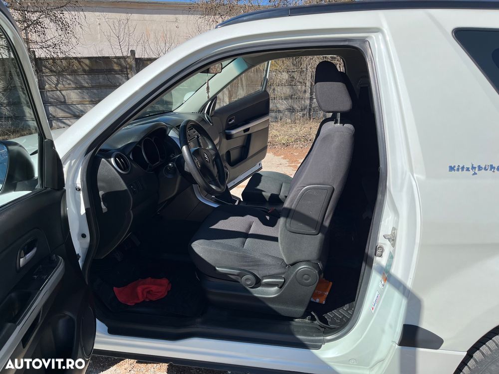 Suzuki Grand Vitara 2.4 Club - 17