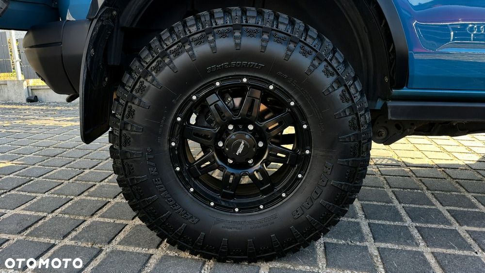 Ford Bronco - 40