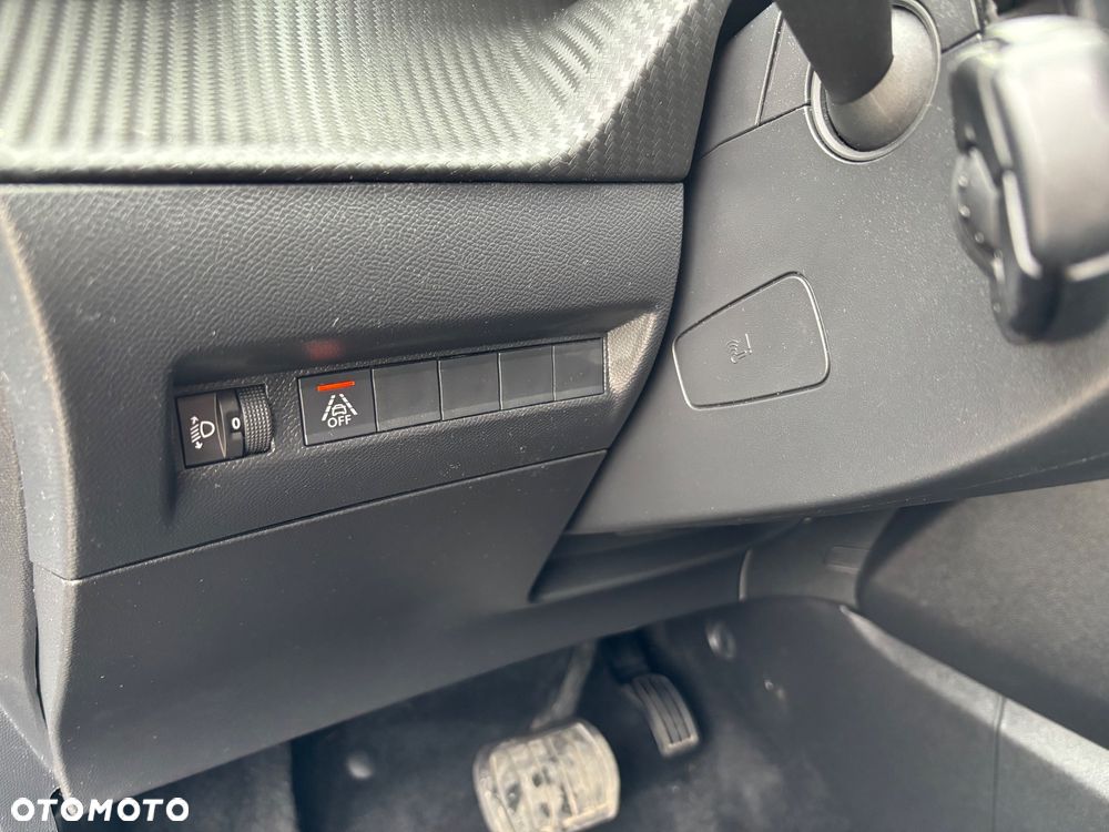 Peugeot 208 PureTech 100 EAT8 Allure - 30