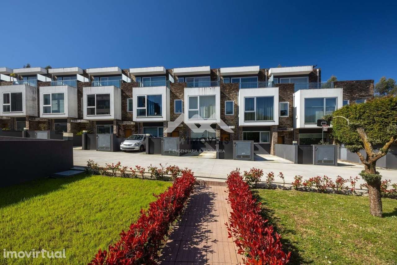 Moradia T4 | Ermesinde | Terraços | Bons Acabamentos | 2 Suites | Gara - Grande imagem: 5/60