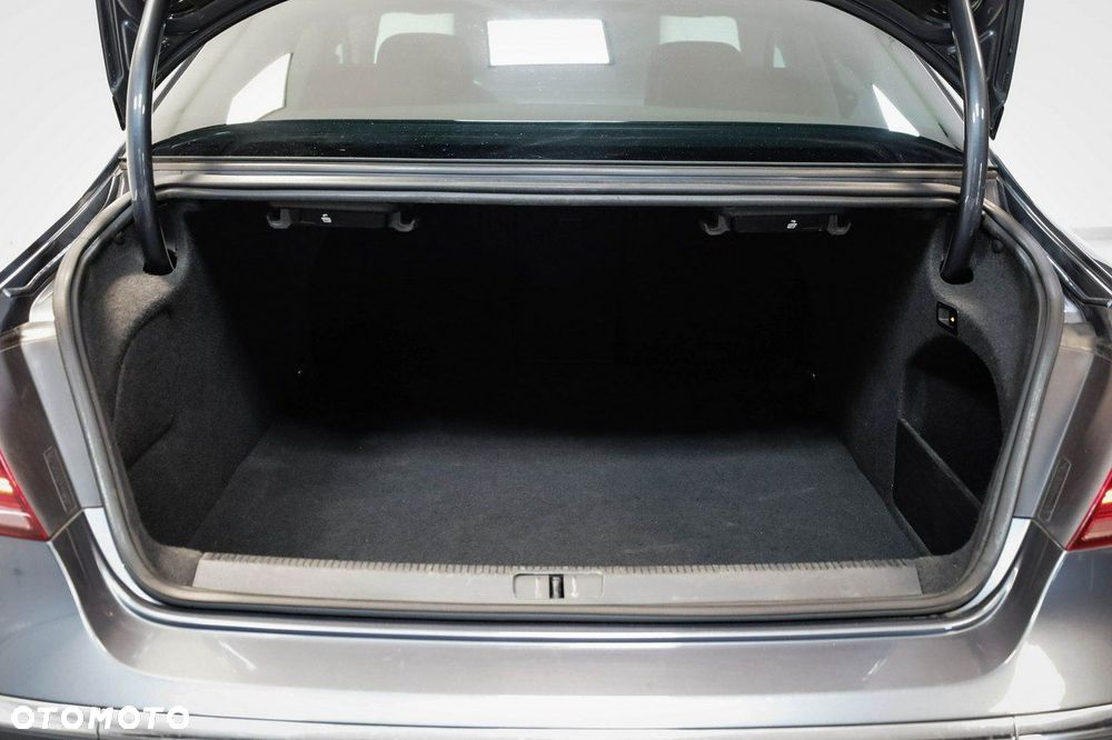 Volkswagen Passat CC - 10