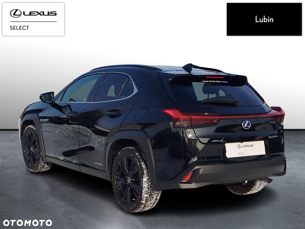 Lexus UX - 4
