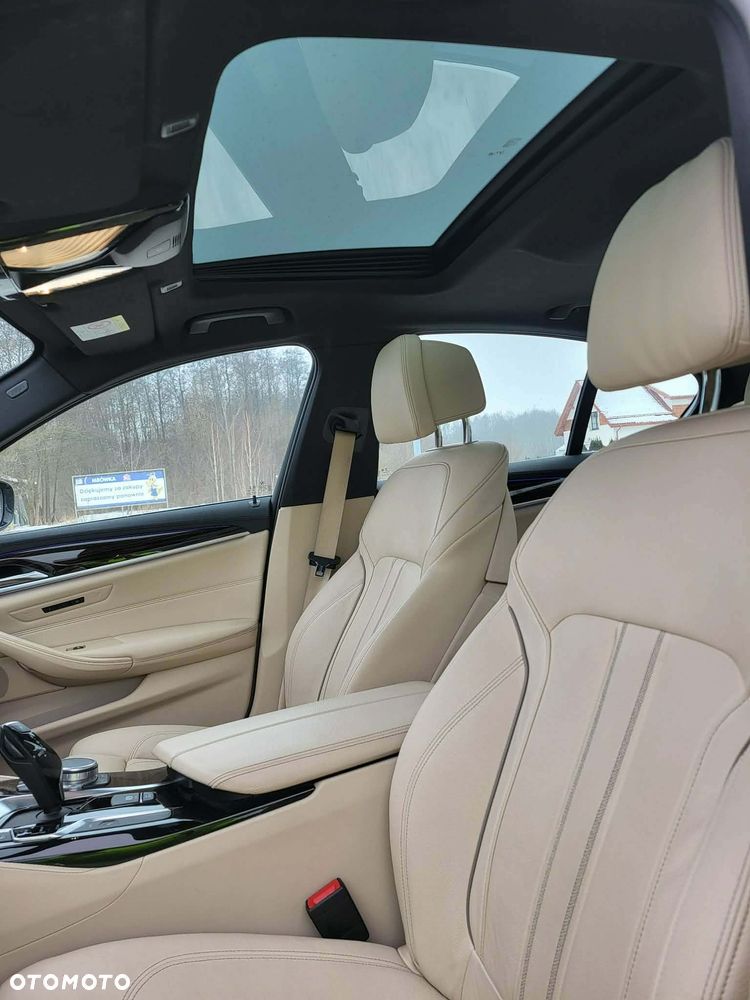 BMW Seria 5 530e iPerformance xDrive - 27