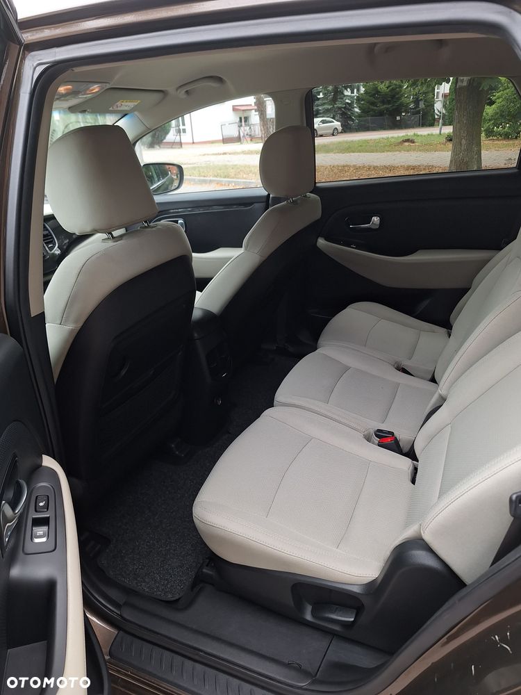 Kia Carens 1.7 CRDi L 7os - 11