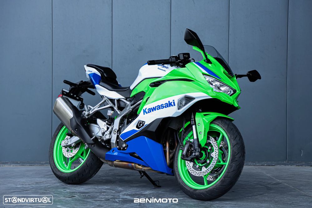 Kawasaki ZX 4RR 40th Anniversary - 9