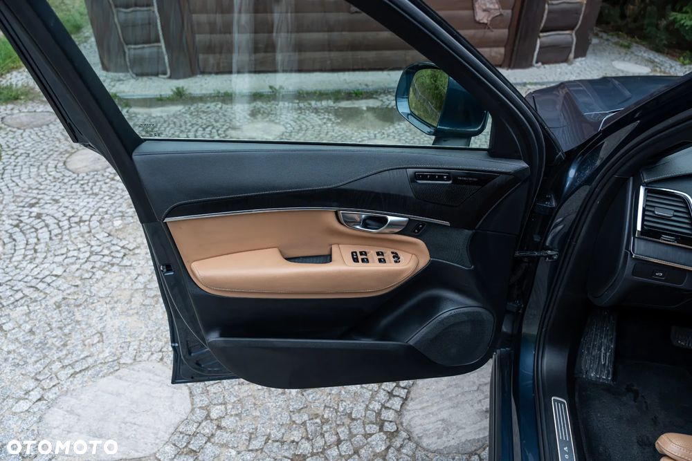 Volvo XC 90 B5 B AWD Ultra Bright - 18