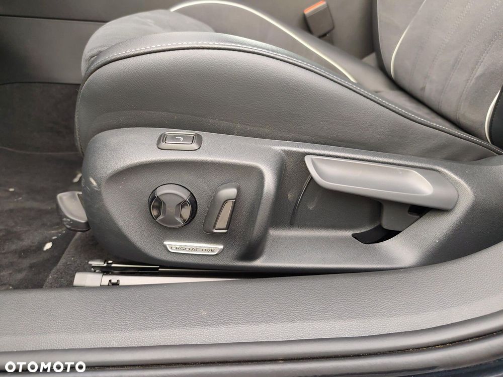 Volkswagen Passat - 16