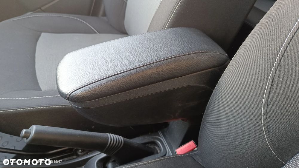 Dacia Duster 1.6 SCe Laureate S&S - 12