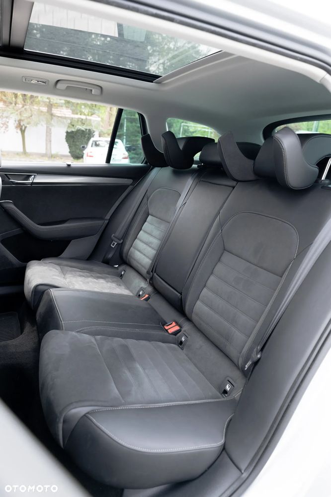 Skoda Superb 2.0 TSI 4x4 Scout DSG - 22