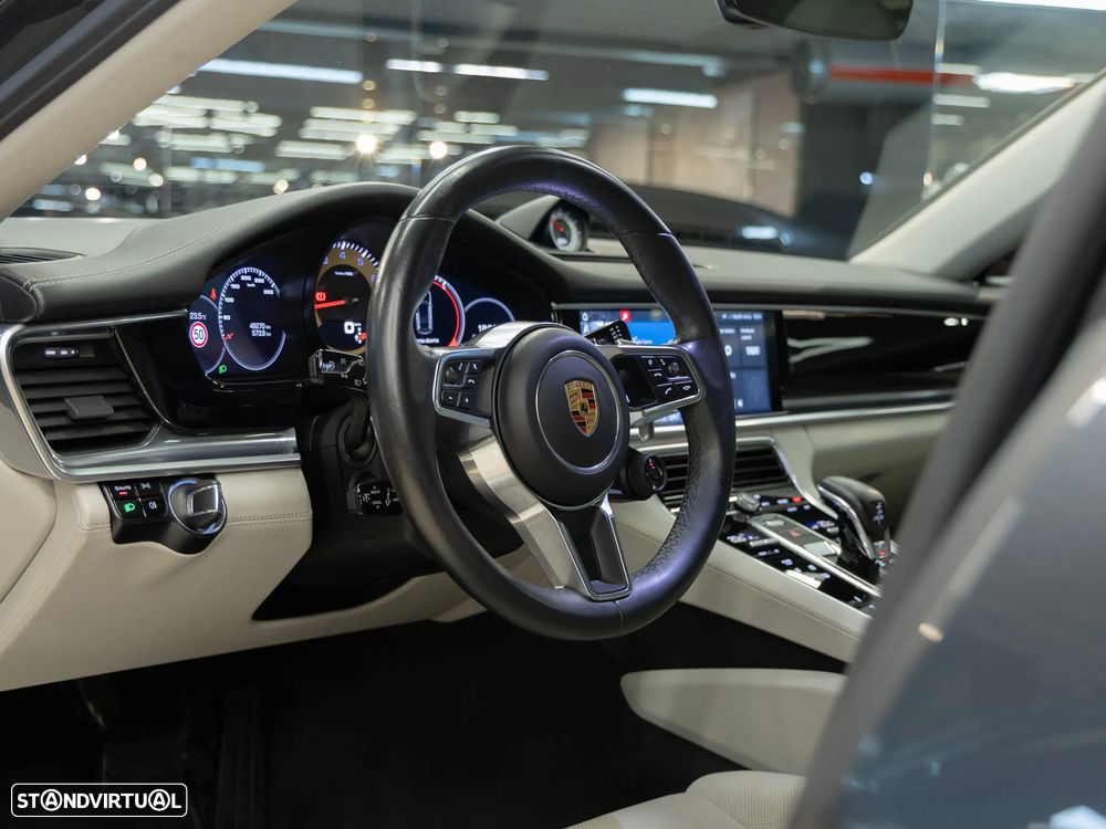 Porsche Panamera 4 Platinum Edition - 10