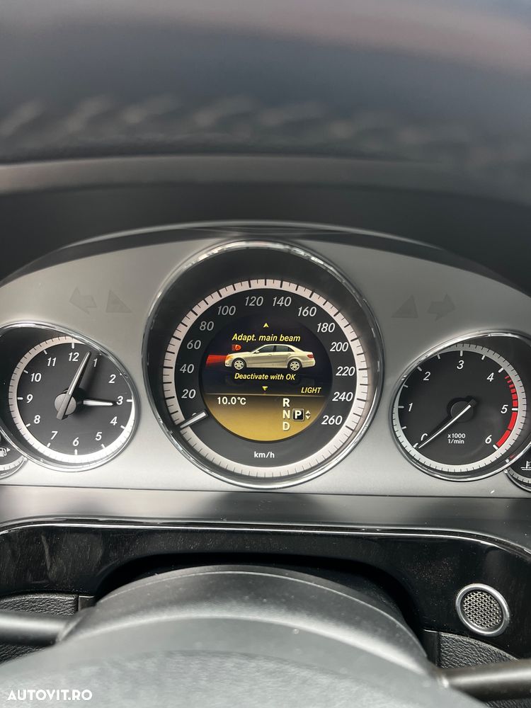 Mercedes-Benz E 220 CDI DPF BlueEFFICIENCY 7G-TRONIC Avantgarde - 23