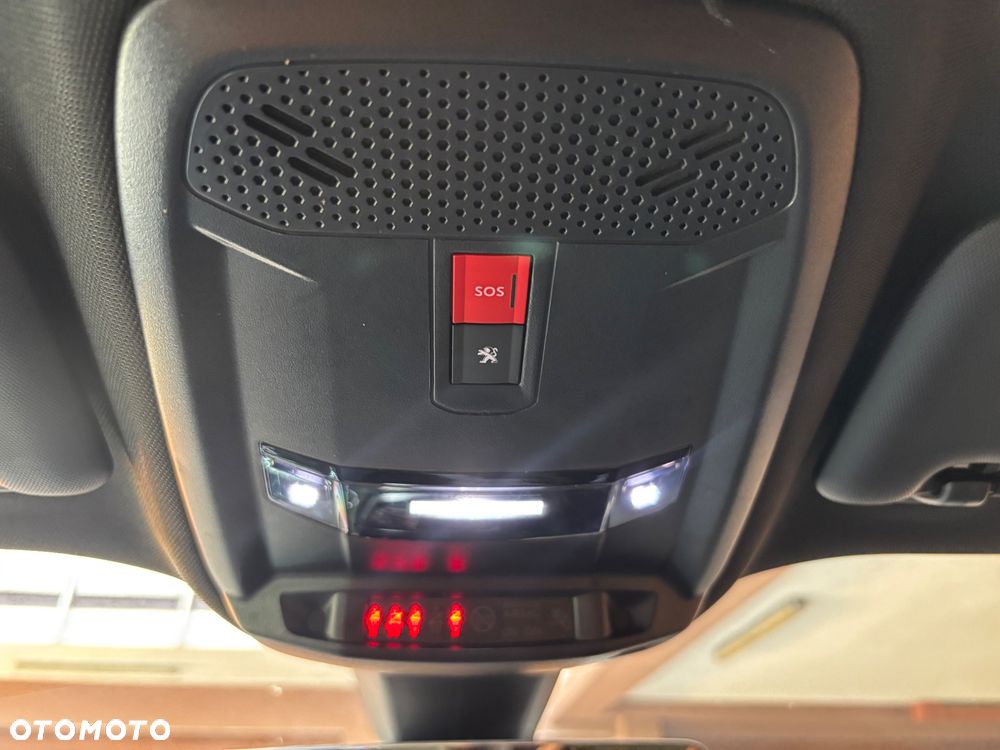 Peugeot 2008 PureTech 130 GT Pack - 19