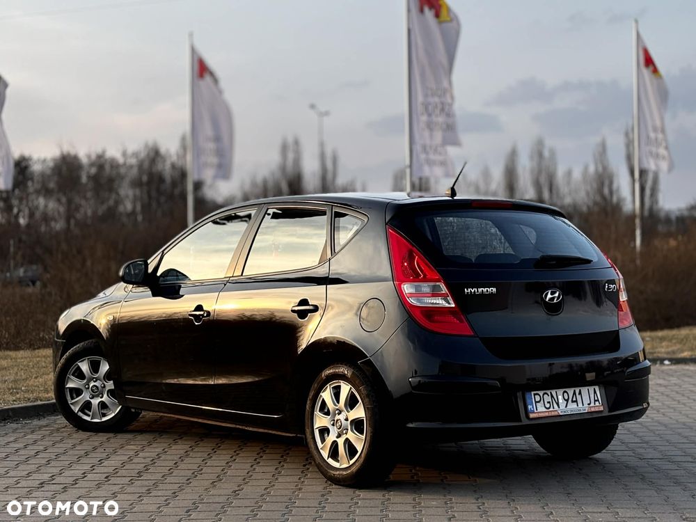 Hyundai i30 1.4 Base + - 7
