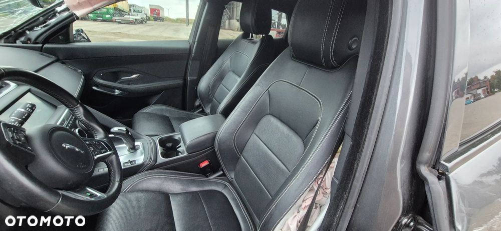 Jaguar E-Pace 2.0 i4D AWD R-Dynamic - 24