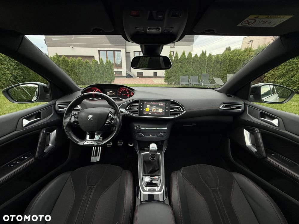 Peugeot 308 1.6 e-THP GTi by Sport S&S - 20
