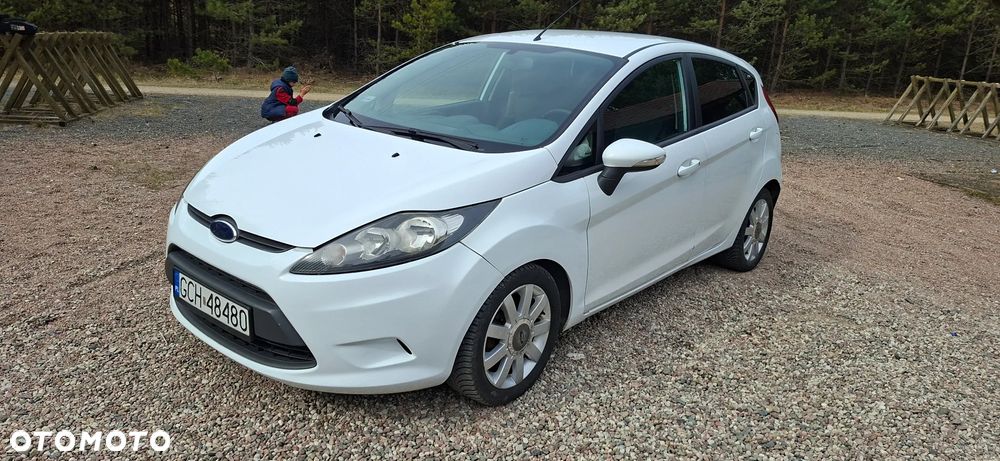 Ford Fiesta 1.6 TDCI Connection - 1
