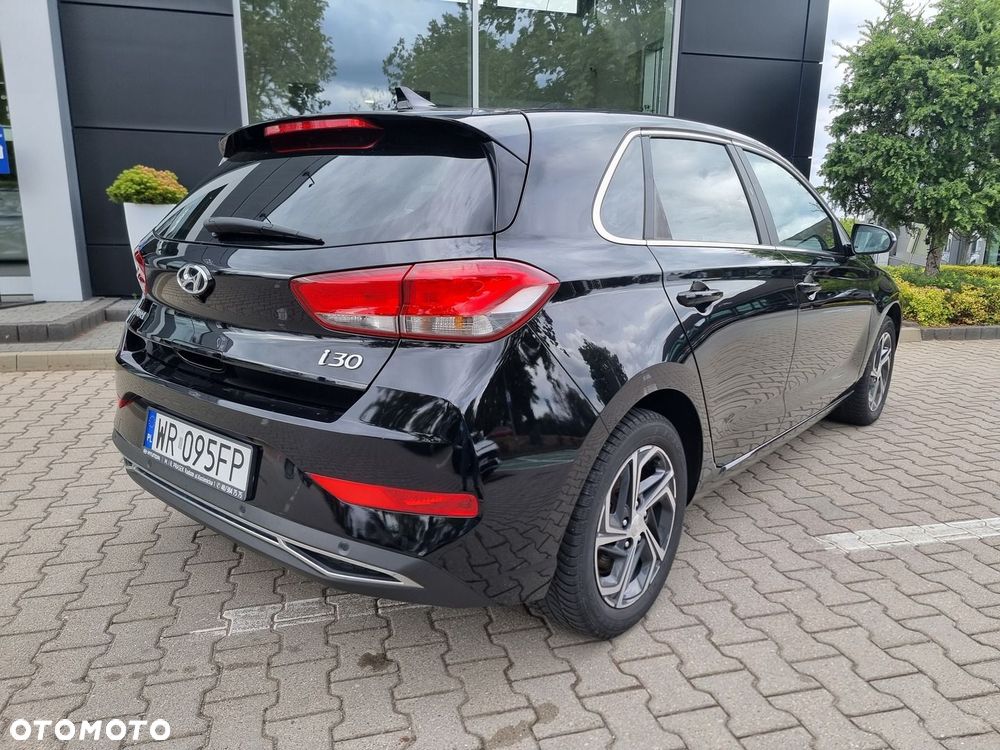 Hyundai i30 1.5 DPI Smart - 13