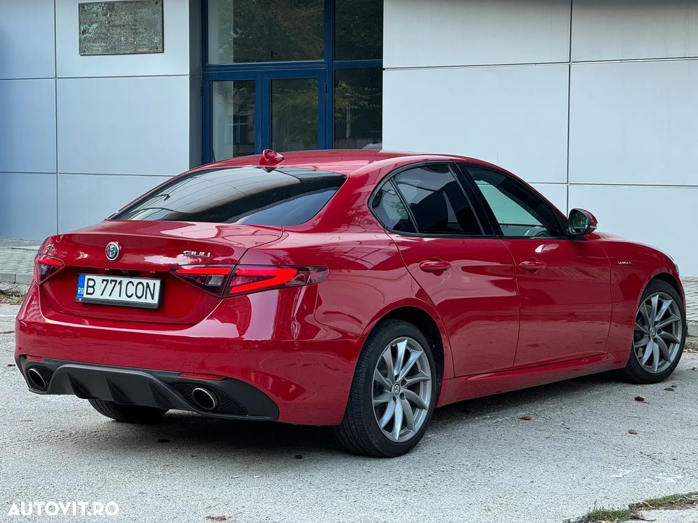 Alfa Romeo Giulia 2.0 Turbo AWD AT8 Veloce - 4