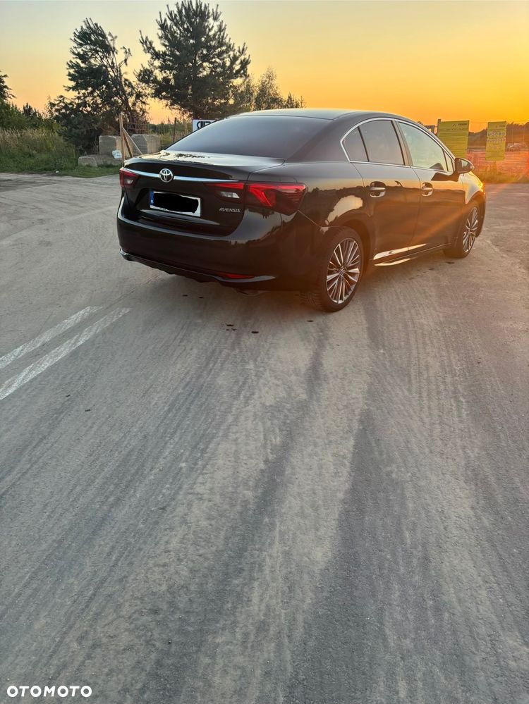 Toyota Avensis 2017 photo 5
