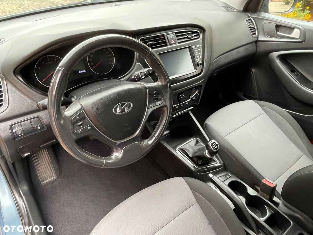 Hyundai i20 blue 1.2 Classic - 19