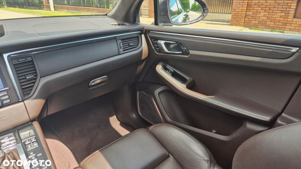 Porsche Macan Turbo PDK - 11