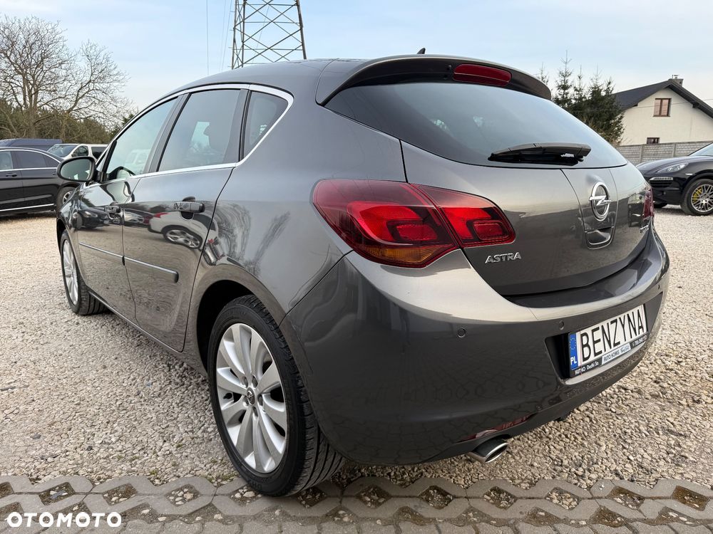 Opel Astra 1.4 T Cosmo - 17