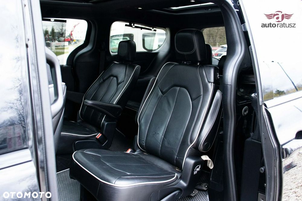 Chrysler Pacifica - 37