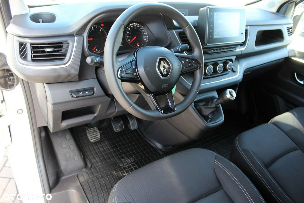 Renault Trafic - 11