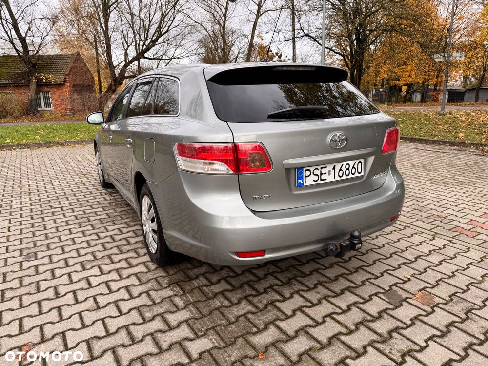 Toyota Avensis - 14
