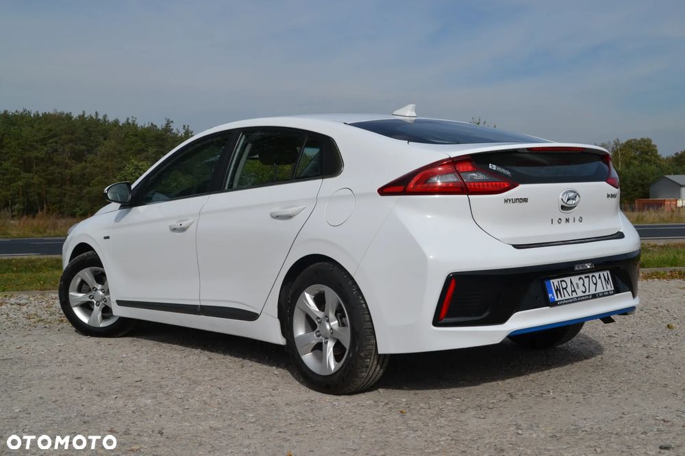 Hyundai IONIQ - 18