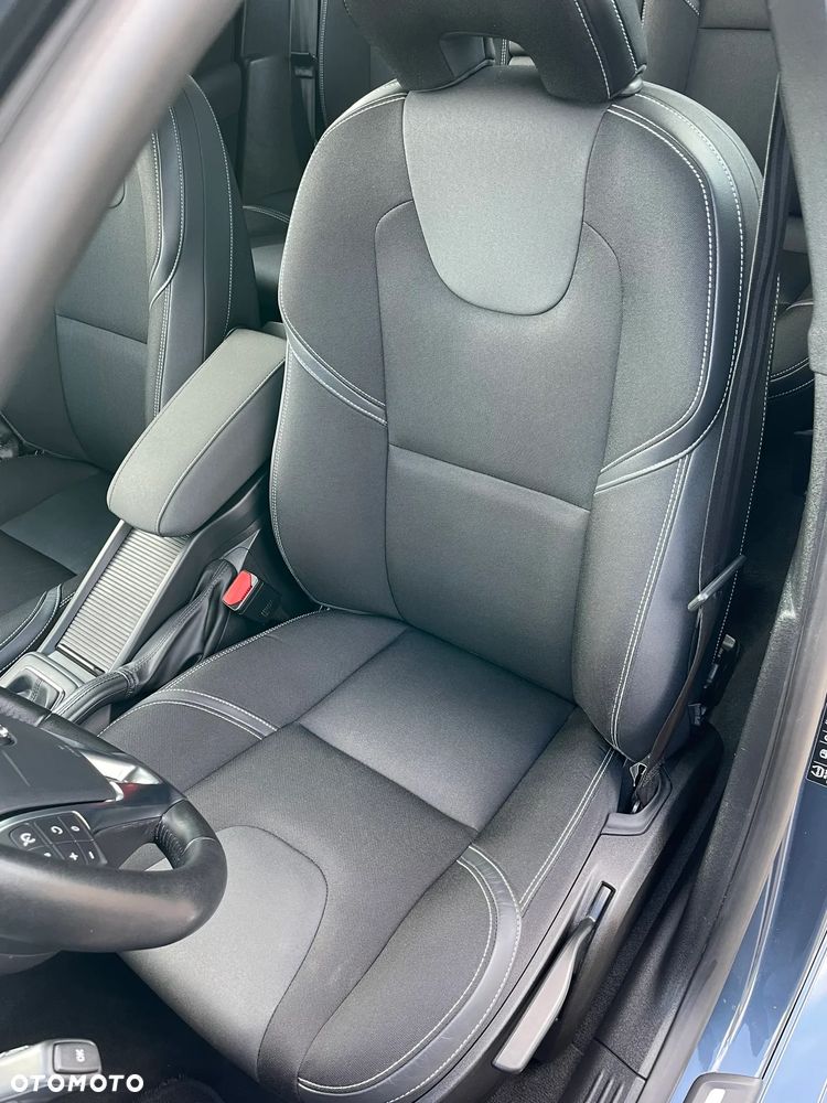 Volvo V40 T2 Drive-E Momentum - 17