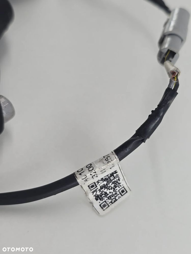 MIGACZ KIERUNKOWSKAZ PRAWY PRZOD  TRIUMPH SCRAMBLER 400 SPEED - 2