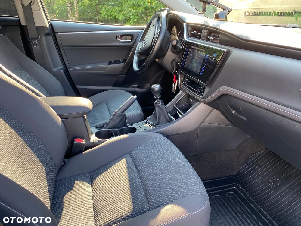 Toyota Corolla 1.6 Comfort - 10
