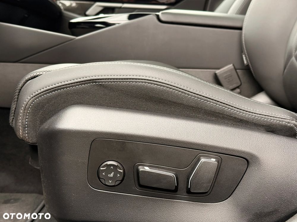 BMW Seria 5 520d xDrive - 31