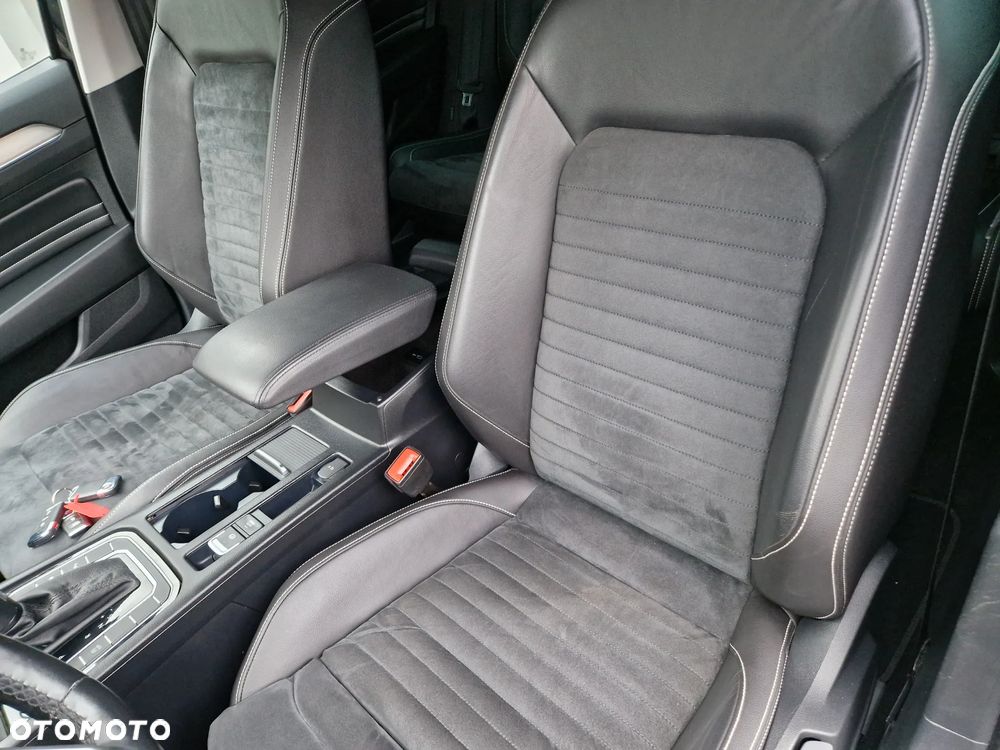 Volkswagen Passat Variant 2.0 TDI SCR DSG BlueMotion Highline - 11