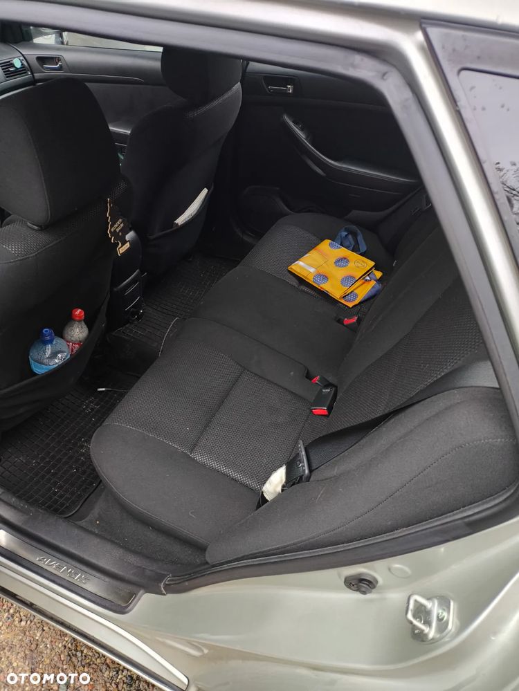 Toyota Avensis 1.8 VVT-i Combi - 5