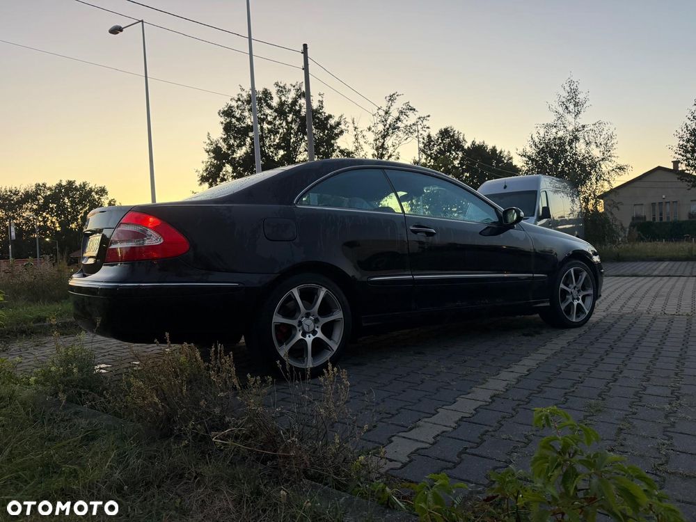 Mercedes-Benz CLK - 4