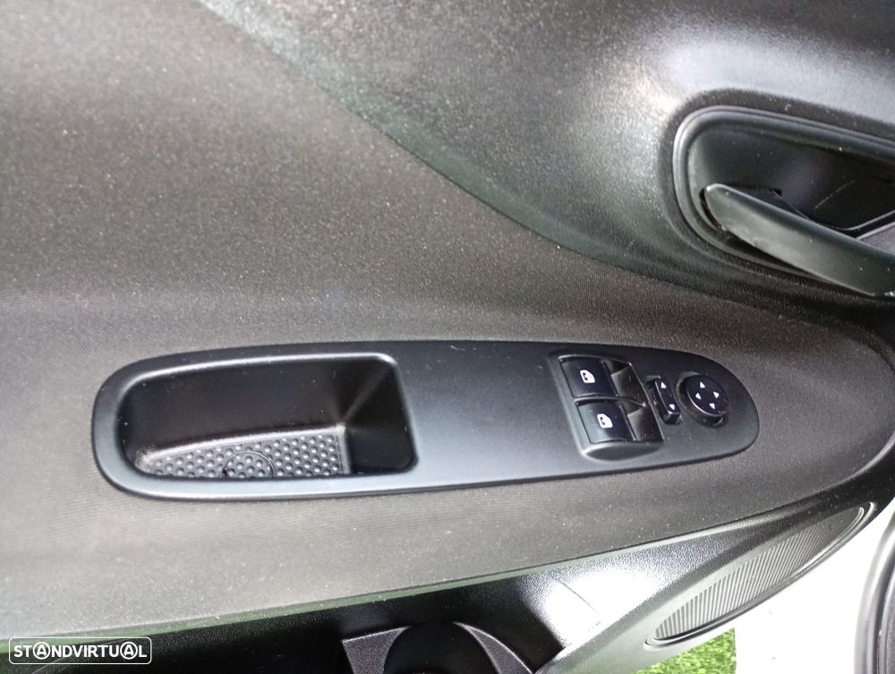 Fiat Punto 1.3 M-Jet Easy S&S - 12