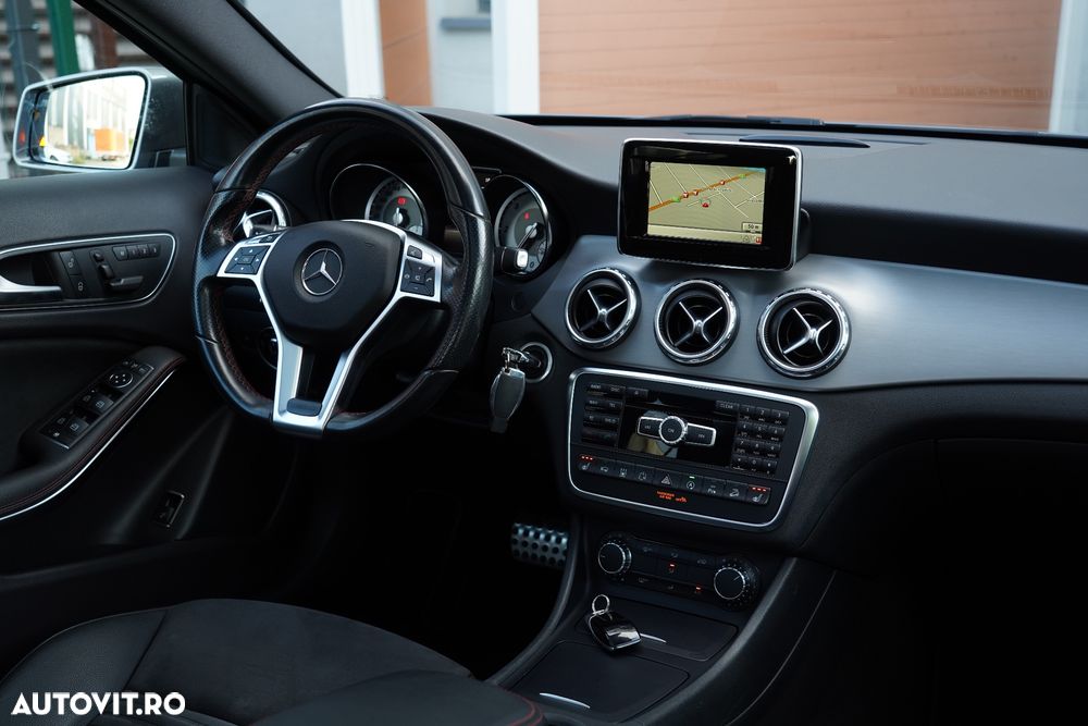 Mercedes-Benz GLA 220 d 4MATIC 7G-DCT AMG Line - 19