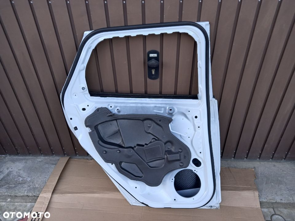 FORD FOCUS MK3 DRZWI TYLNE LEWE KOMBI 10-> - 6