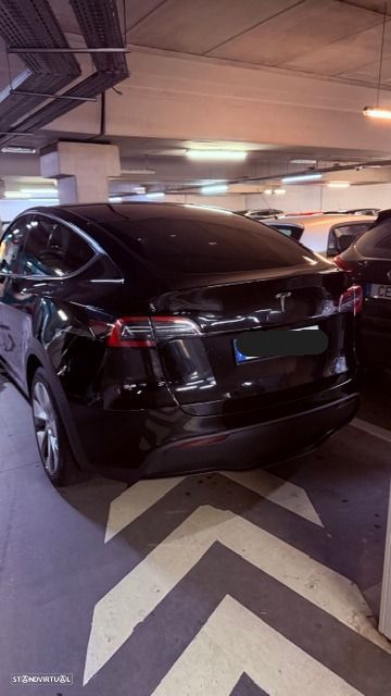 Tesla Model Y RWD - 2