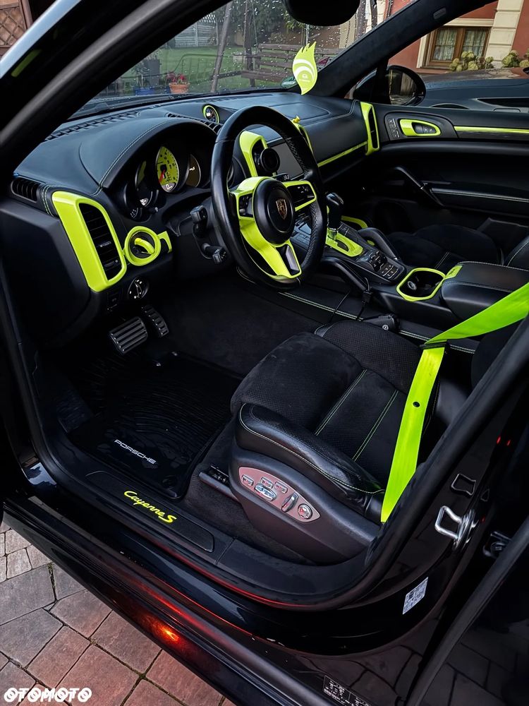 Porsche Cayenne S Diesel Platinum Edition - 15