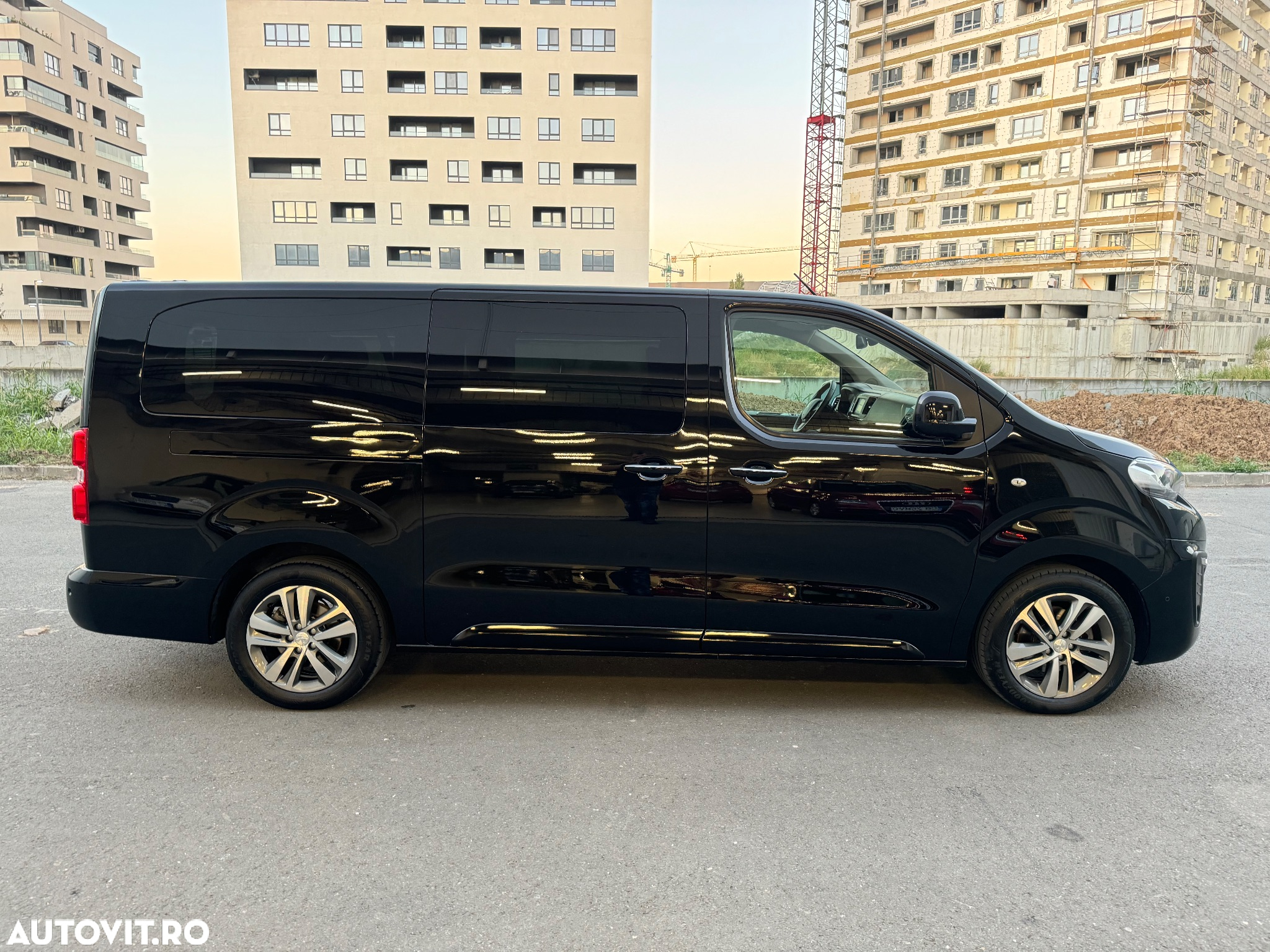 Peugeot Traveller L2 2.0 BlueHDi 180 S&S EAT8 Business VIP - 10