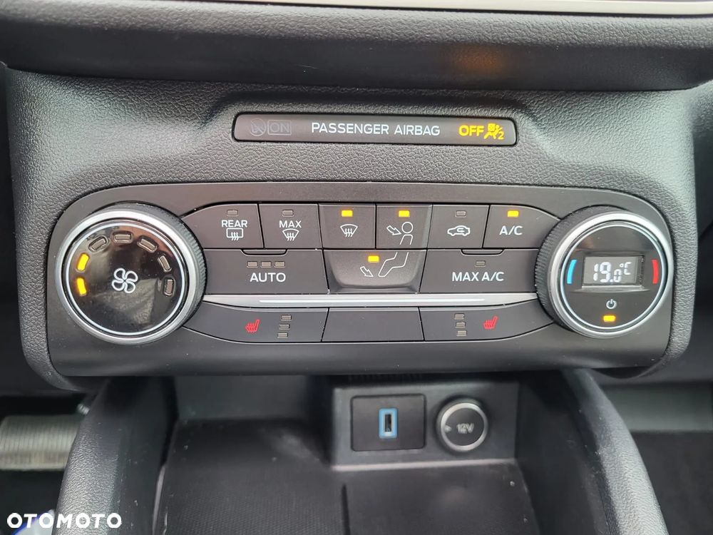 Ford Kuga - 17