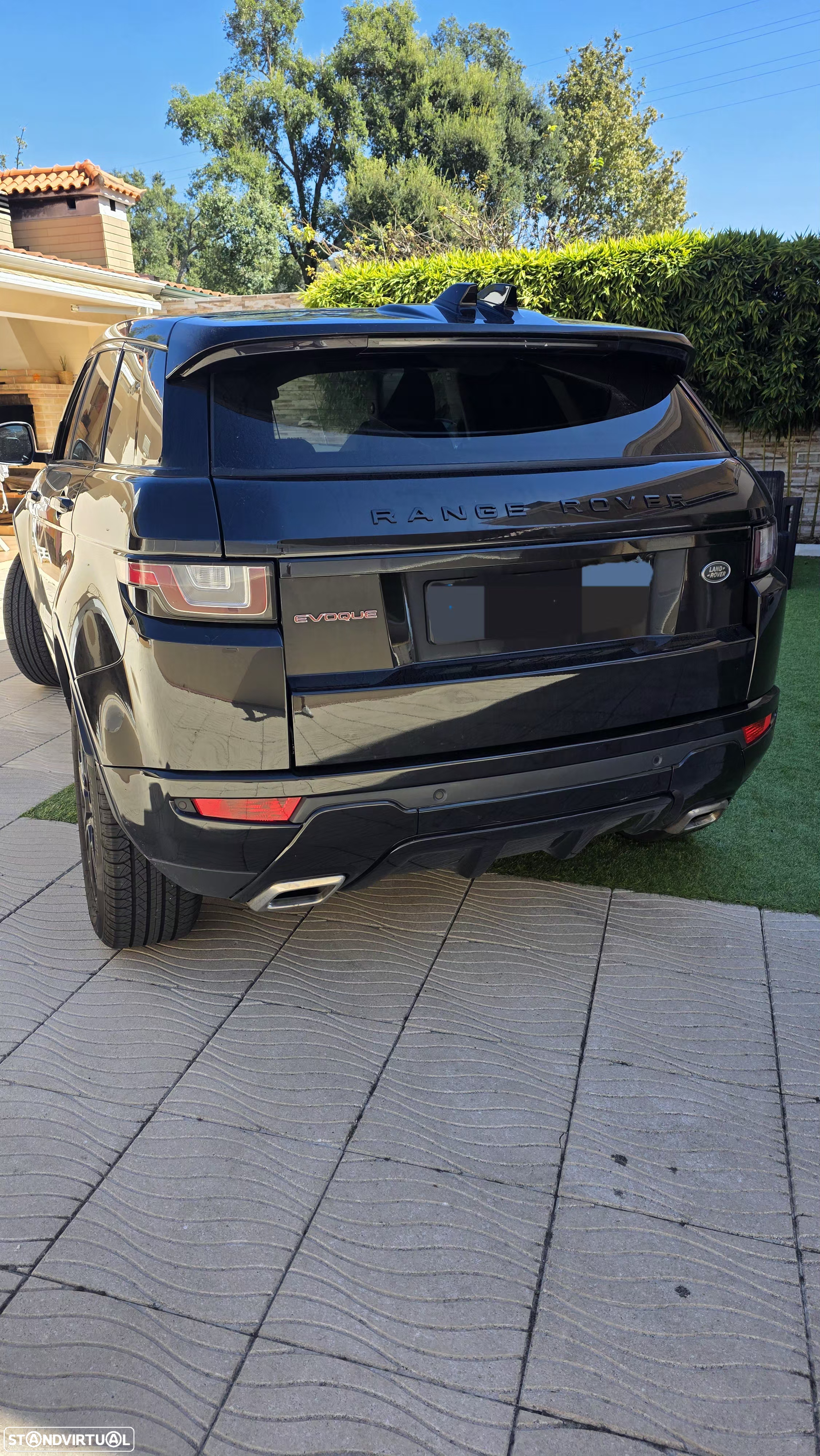 Land Rover Range Rover Evoque 2.0 D150 AWD R-Dynamic Auto - 4