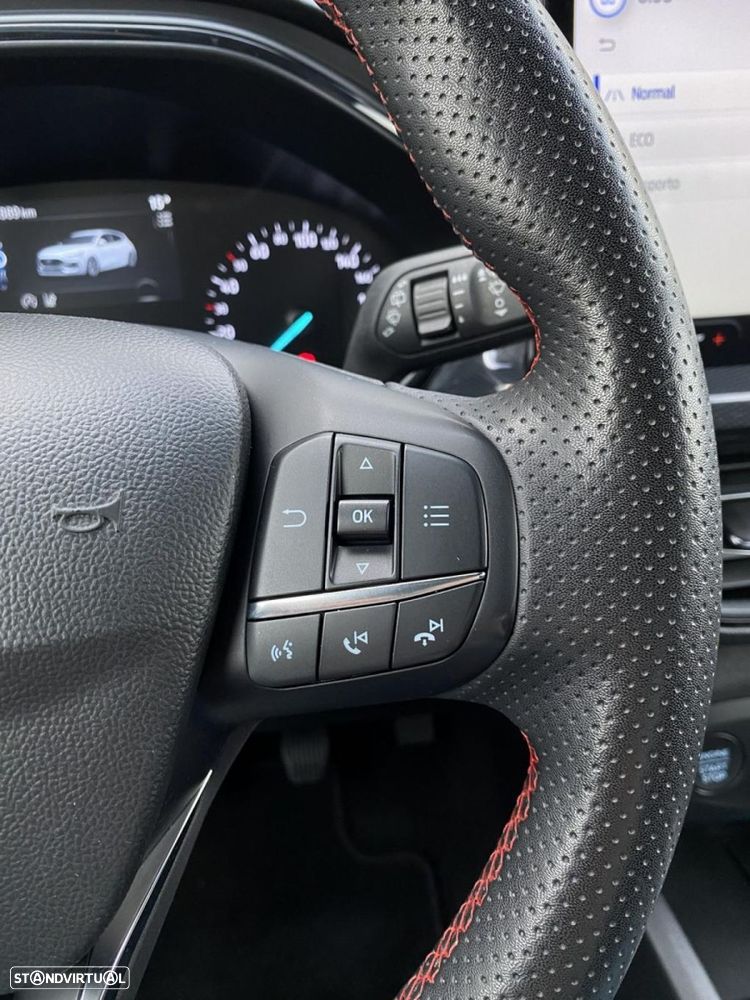 Ford Focus 1.0 EcoBoost MHEV ST-Line - 19