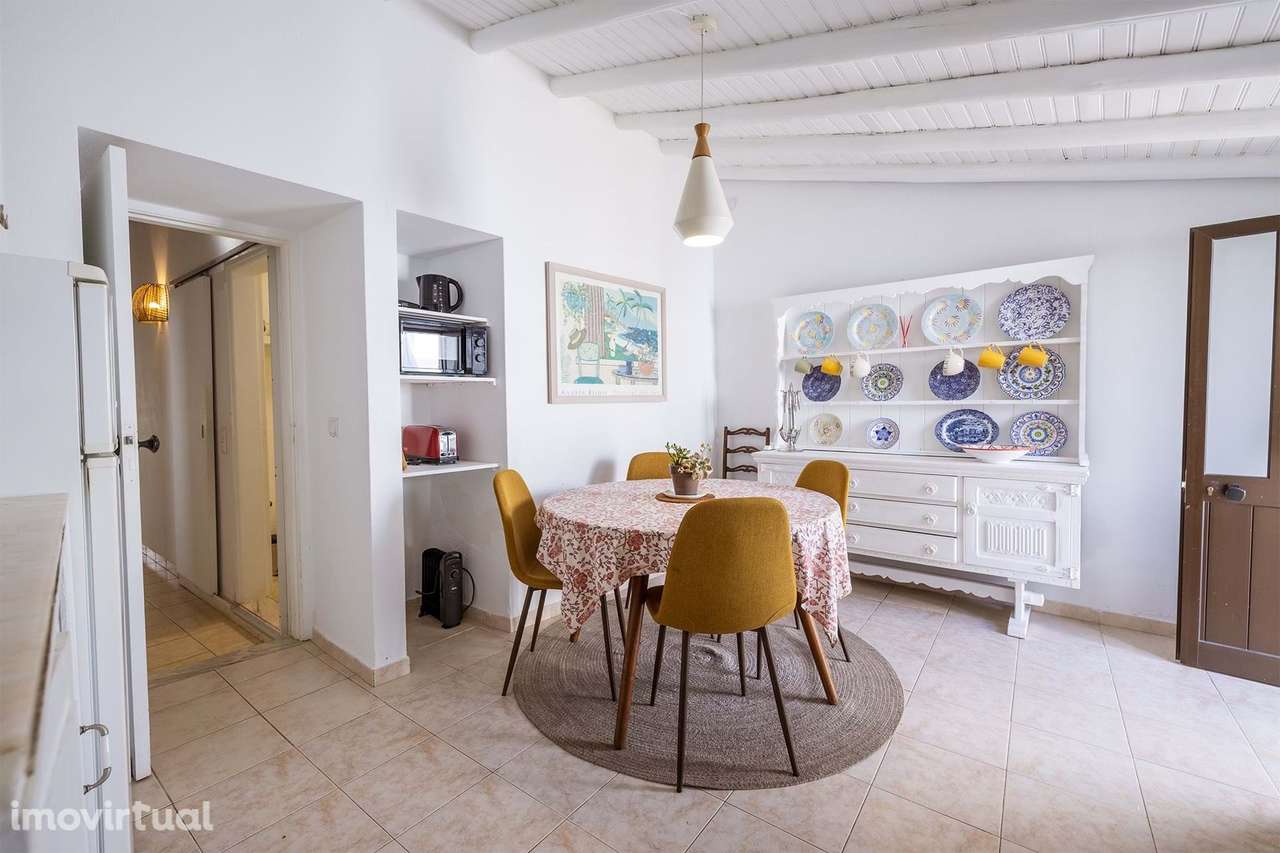 ENCANTADORA MORADIA EM BANDA T2 À VENDA EM BARÃO SÃO JOÃO - Grande imagem: 3/26