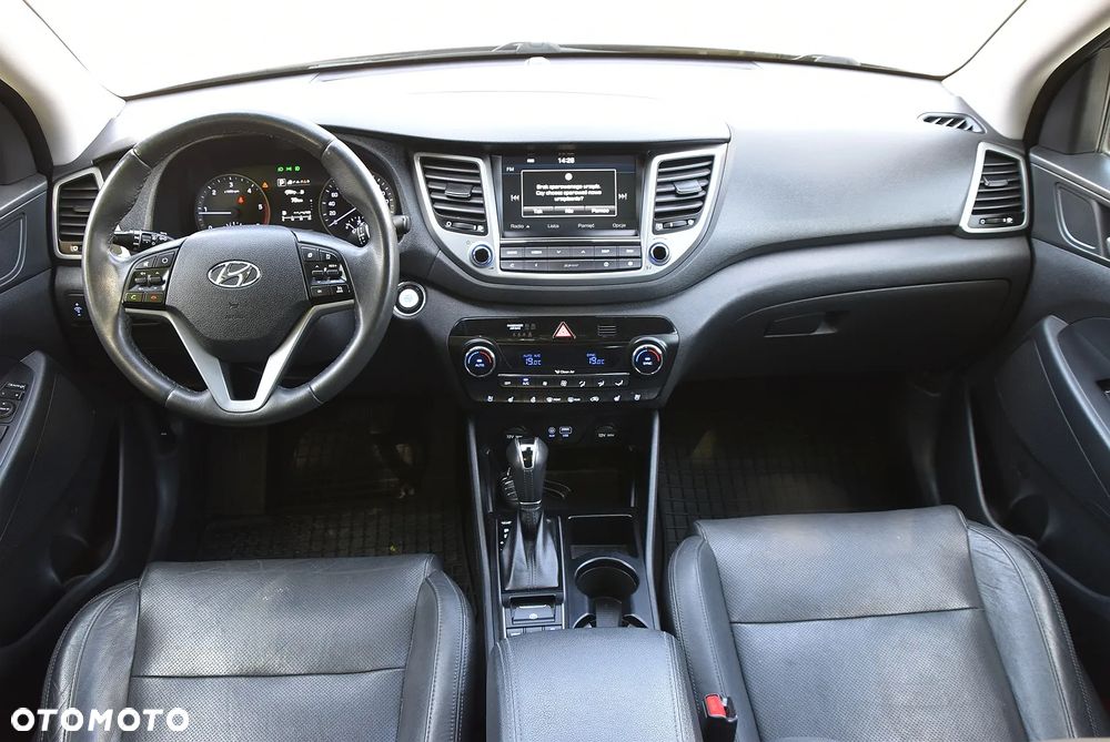 Hyundai Tucson 2.0 CRDI 4WD Automatik Premium - 26