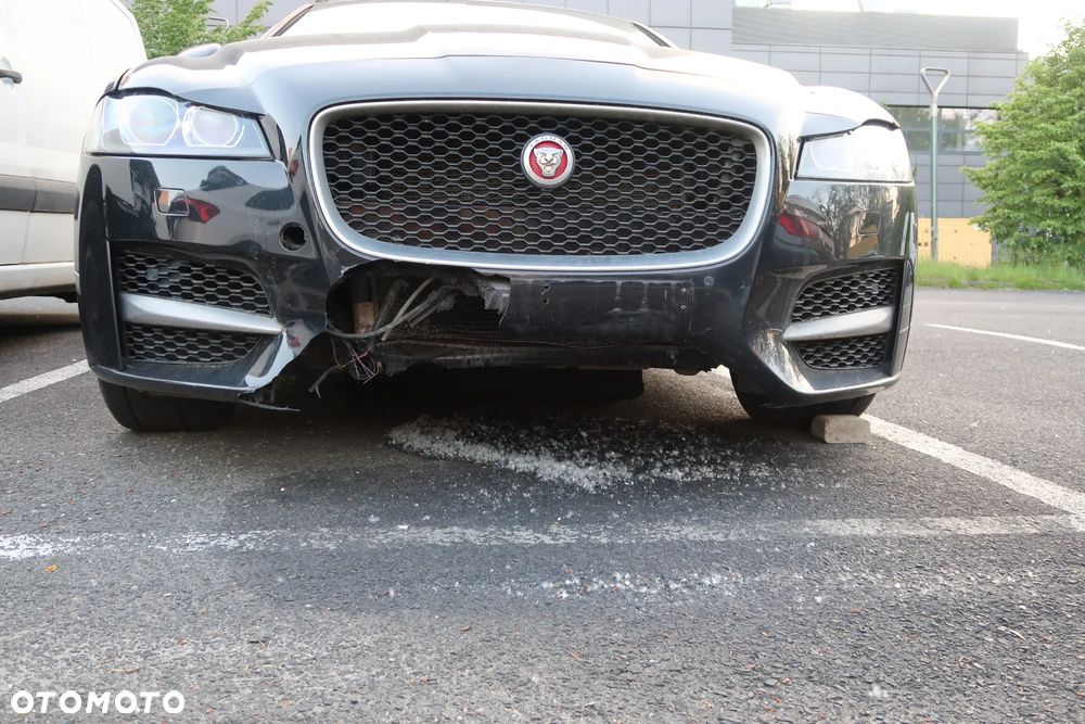 Jaguar XF 2.0 i4D R-Sport - 3