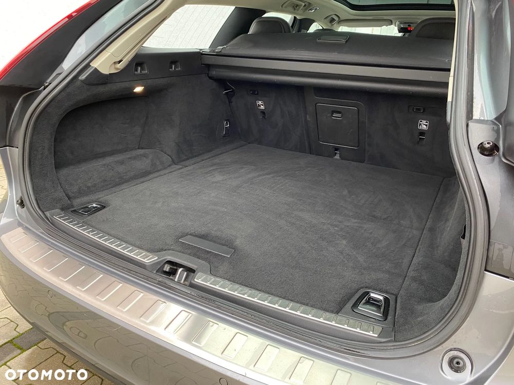Volvo V90 D4 Momentum - 34